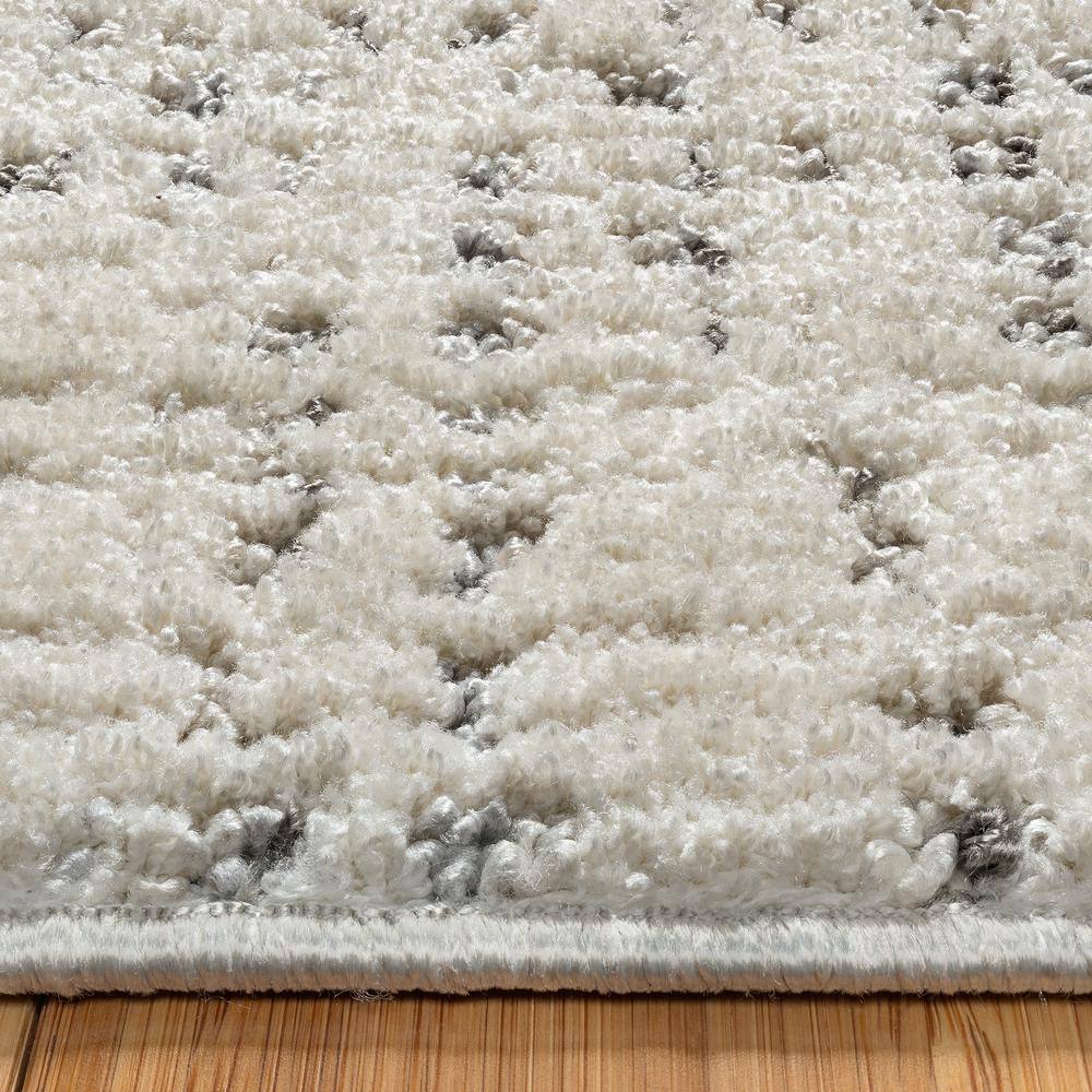 Ivory and Gray Tufted Synthetic Runner Rug, 2'2" x 6'