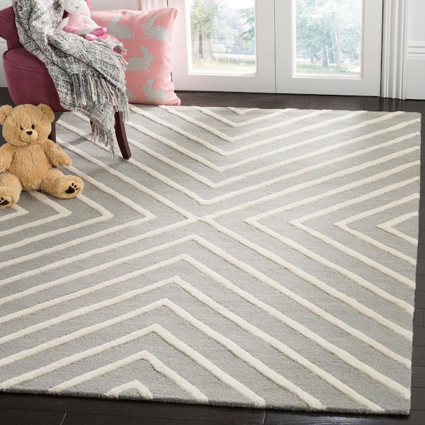 Kids Gray/Ivory 5 ft. x 7 ft. Geometric Area Rug
