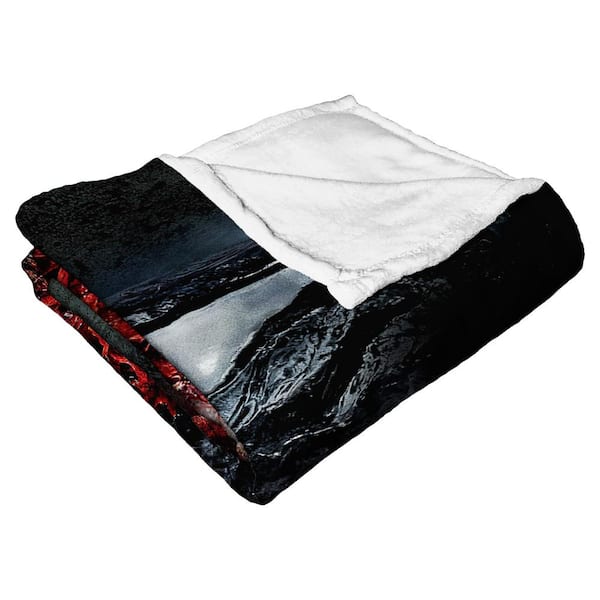 THE NORTHWEST GROUP Marvel s Venom Silk Touch Throw Blanket Split