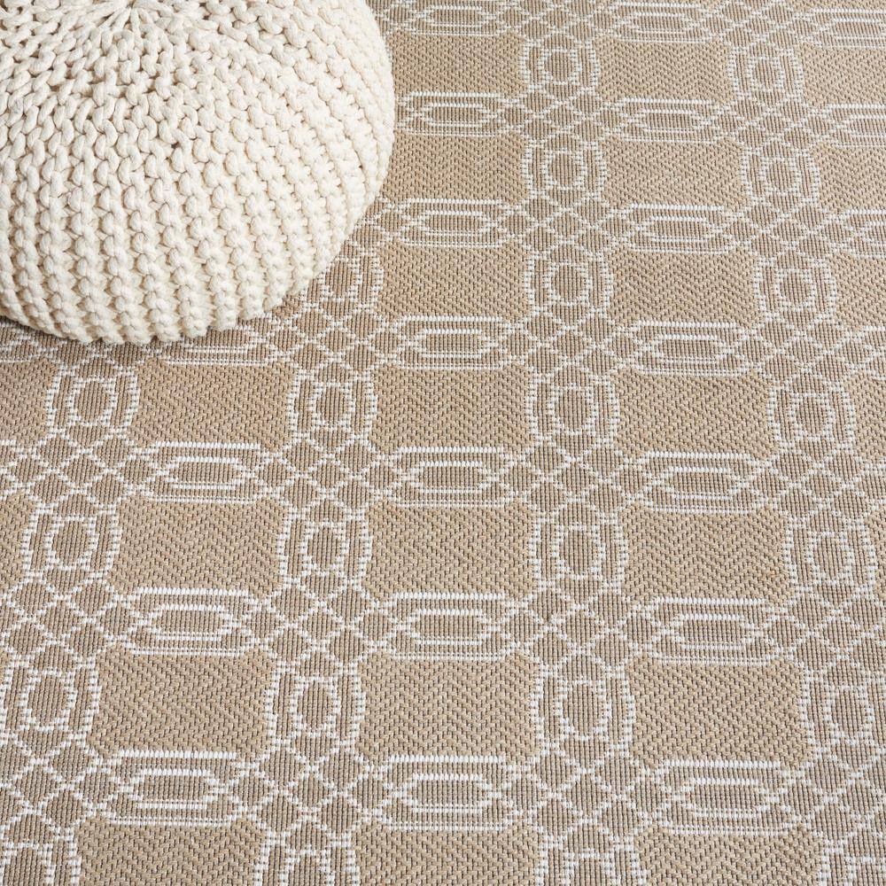 Ivory Geometric Patterned 4' x 6' Wool Blend Area Rug