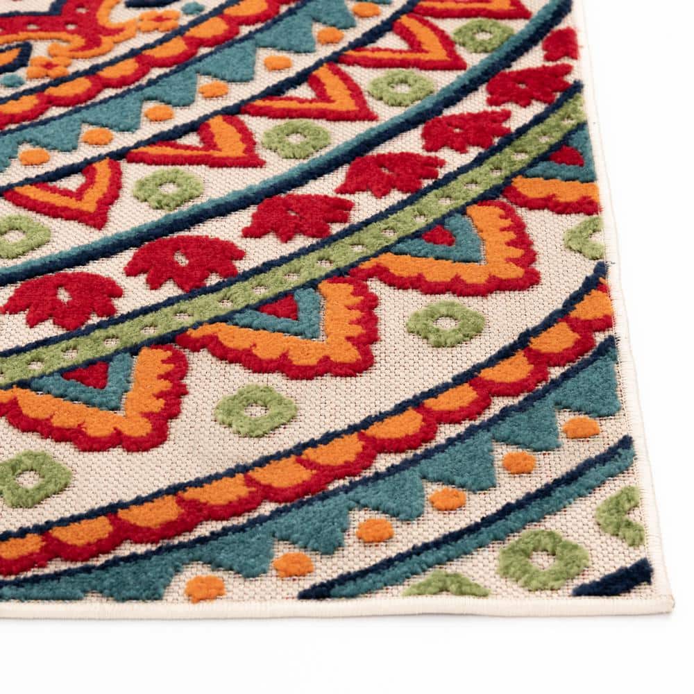 Ashton woods Katamartin 5’3” x 7’ Red Medallion Woven Outdoor Polypropylene Area Rug