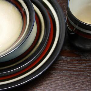 Lewisville 16-Piece Casual Cream Stoneware Dinnerware Set (Service for 4)