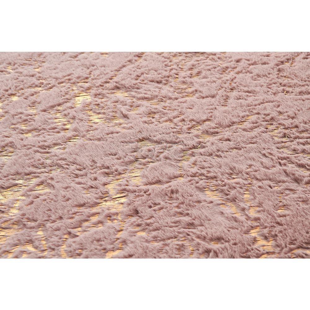 Amazing Rugs Lily Luxury Pink 7 ft. x 10 ft. Chinchilla faux fur