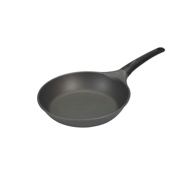 https://images.thdstatic.com/productImages/adf89c6d-3cb7-4bcb-9ee8-5db8850fc566/svn/gray-nordic-ware-skillets-21026m-64_600.jpg