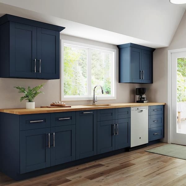Express Shaker Vessel Blue Plywood Assembled Kitchen Cabinet Scribe Molding 96 in. W x 0.25 in. D x 0.75 in. H