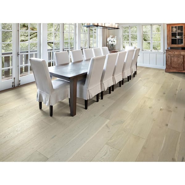 Richmond Movement White Oak 9/16 in. T X 7.5 in. W Tongue and Groove Engineered Hardwood Flooring (31.09 sq.ft./case)