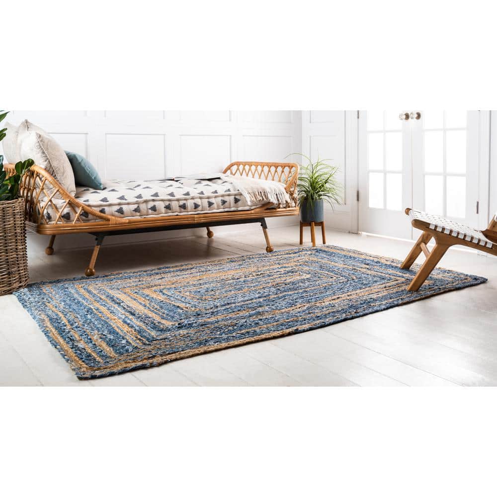 Handmade Braided Chindi 8' x 10' Blue and Natural Rectangular Rug