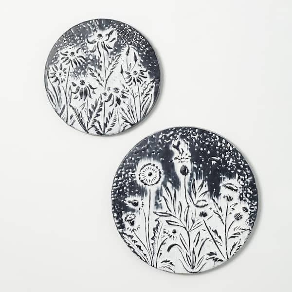 SULLIVANS 23" and 18" Hammered Black Metal Wall Medallions (Set of 2)