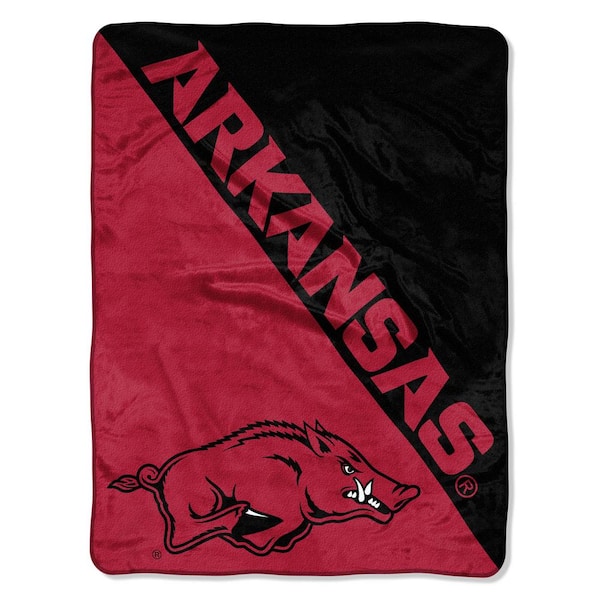 THE NORTHWEST GROUP Halftone University of Arkansas Polyester Twin Knitted Blanket