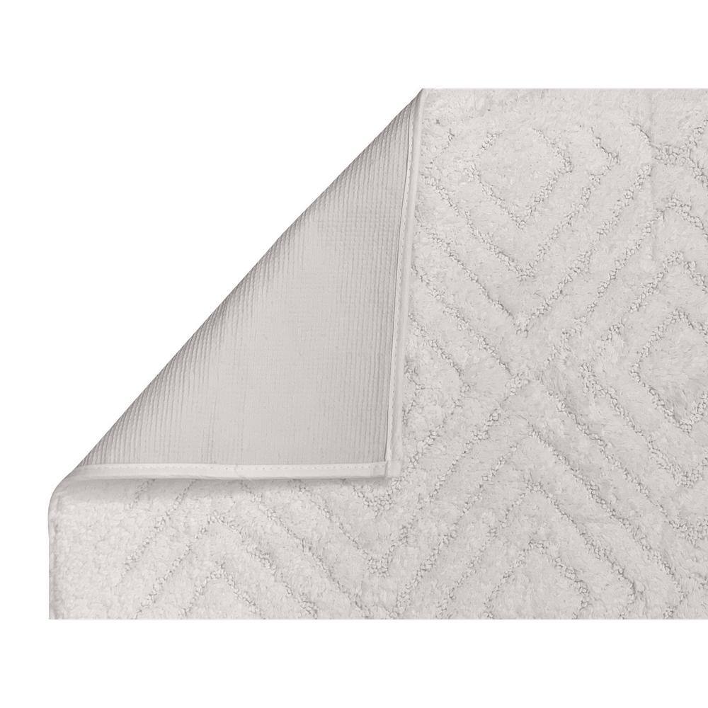 White Diamond Pattern Cotton Bath Rug Set