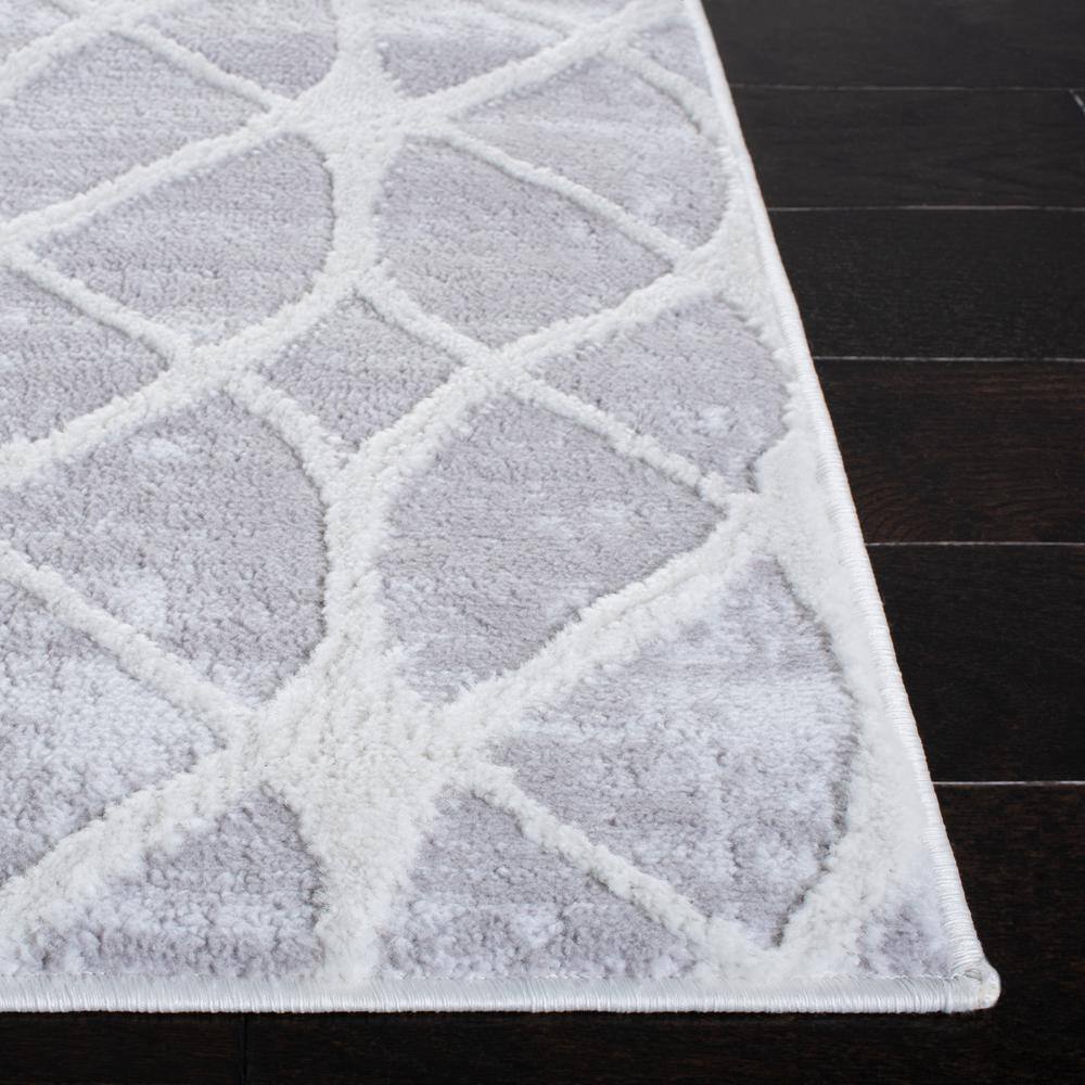 Amelia 3' x 5' Grey and Ivory Geometric Synthetic Area Rug