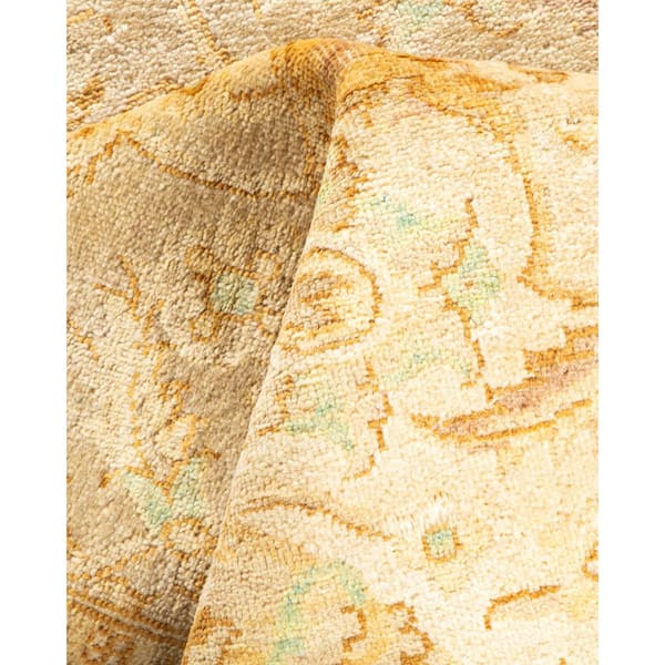 Electric 4 ft. x 6 ft. Ivory Floral Wool Indoor Area Rug