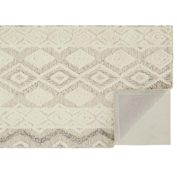 9 x 12 Gray and Ivory Geometric Area Rug
