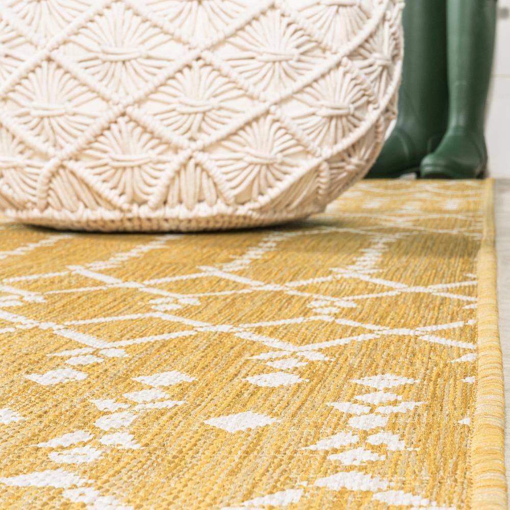 Boho-Chic Moroccan Inspired Yellow/Cream Geometric Indoor/Outdoor Rug