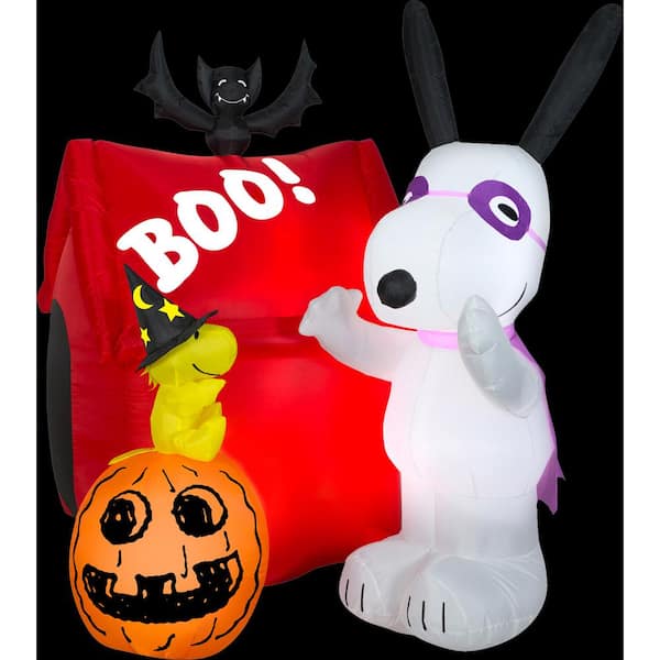 Gemmy 6 Ft H Halloween Airblown Snoopy Dog House Halloween Inflatable x The Home Depot