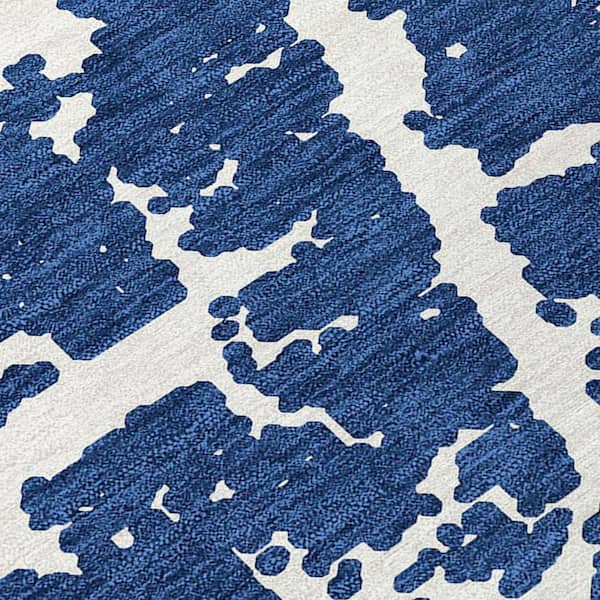 Blue and White 2 ft. x 3 ft. Abstract Indoor/Outdoor Area Rug