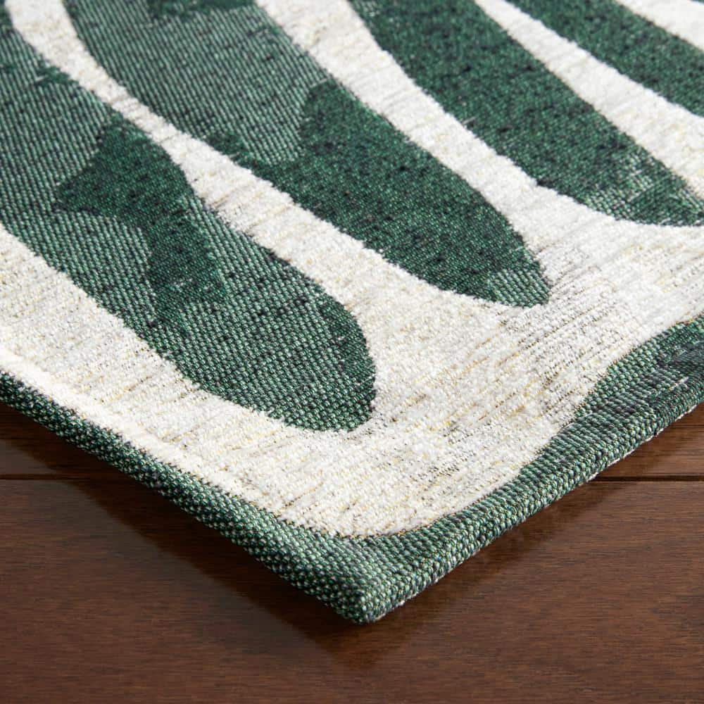 Green Jacquard Woven Polyester and Cotton Kitchen Mat 24" x 40"