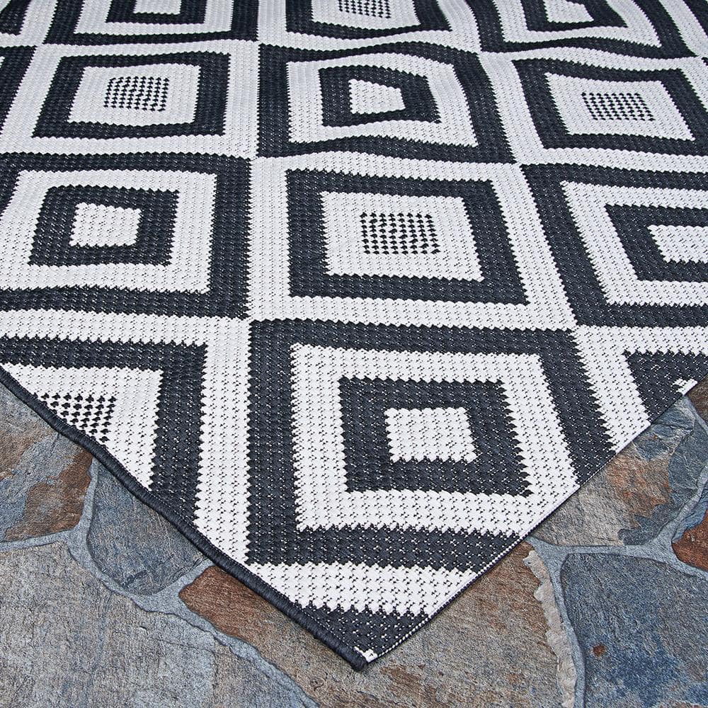 Afuera Flat-Woven Black Synthetic 3'11" x 5'7" Indoor/Outdoor Rug