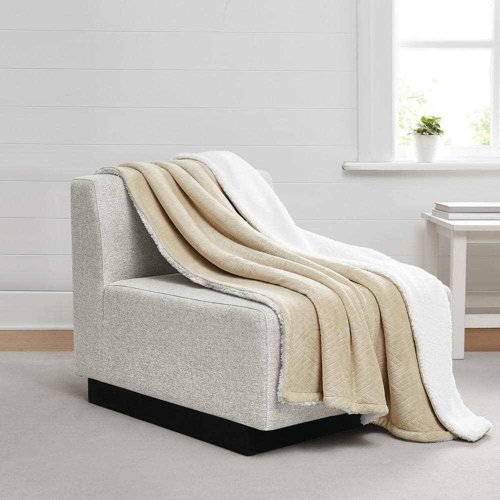 Reversible Off-White Faux Fur and Sherpa Throw Blanket, 50x70