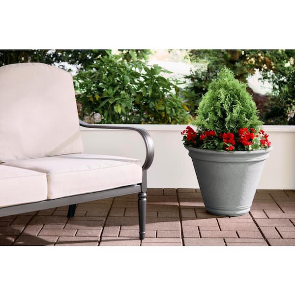 Alameda Extra Large Gray Plastic Planter (22 in. L x 22 in. W x 17.5 in. H)
