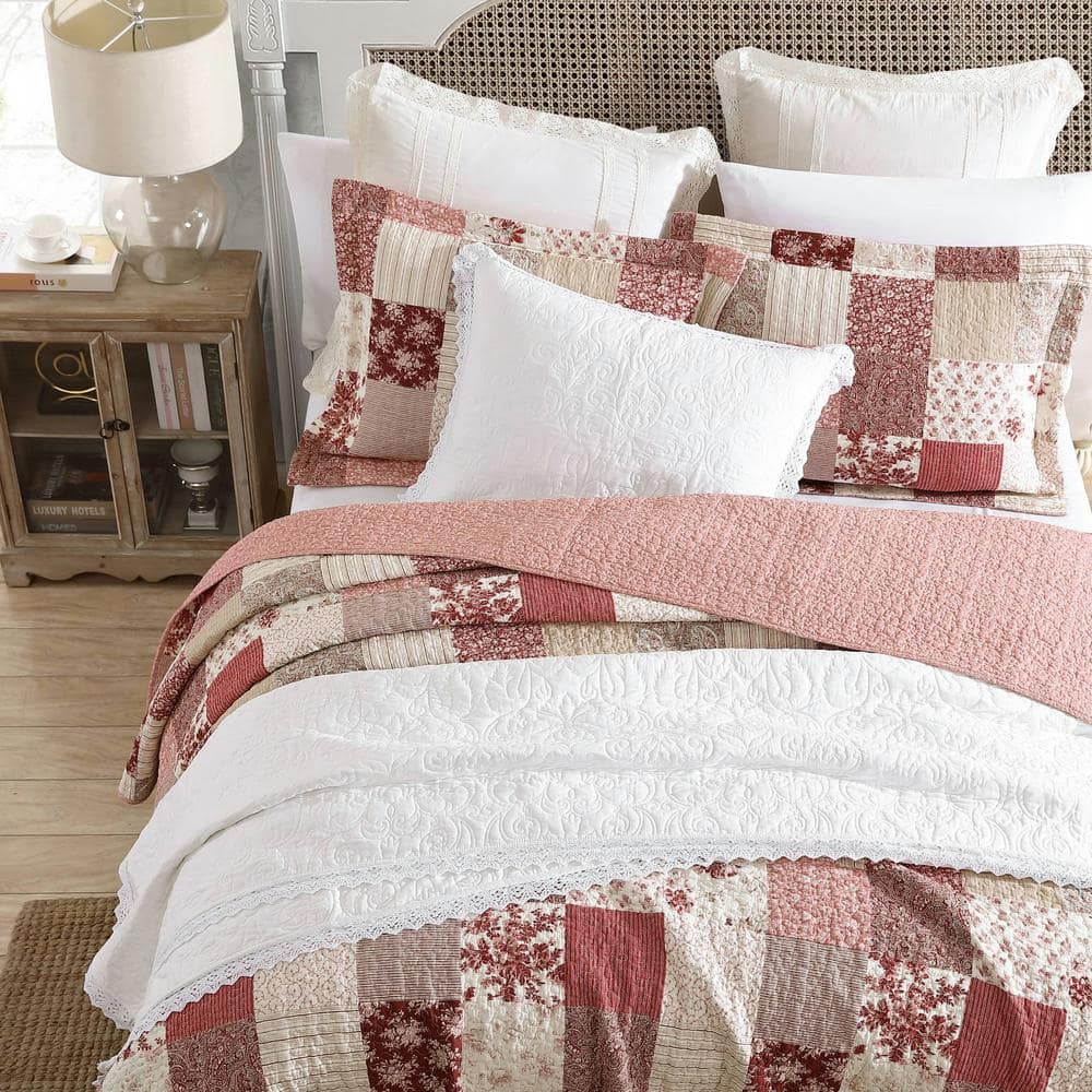 Celina Patchwork Red and Beige Cotton King Quilt Set