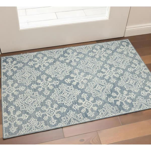 2 ft. x 3 ft. Sky Blue And Ivory Wool Oriental Hand Hooked Area Rug