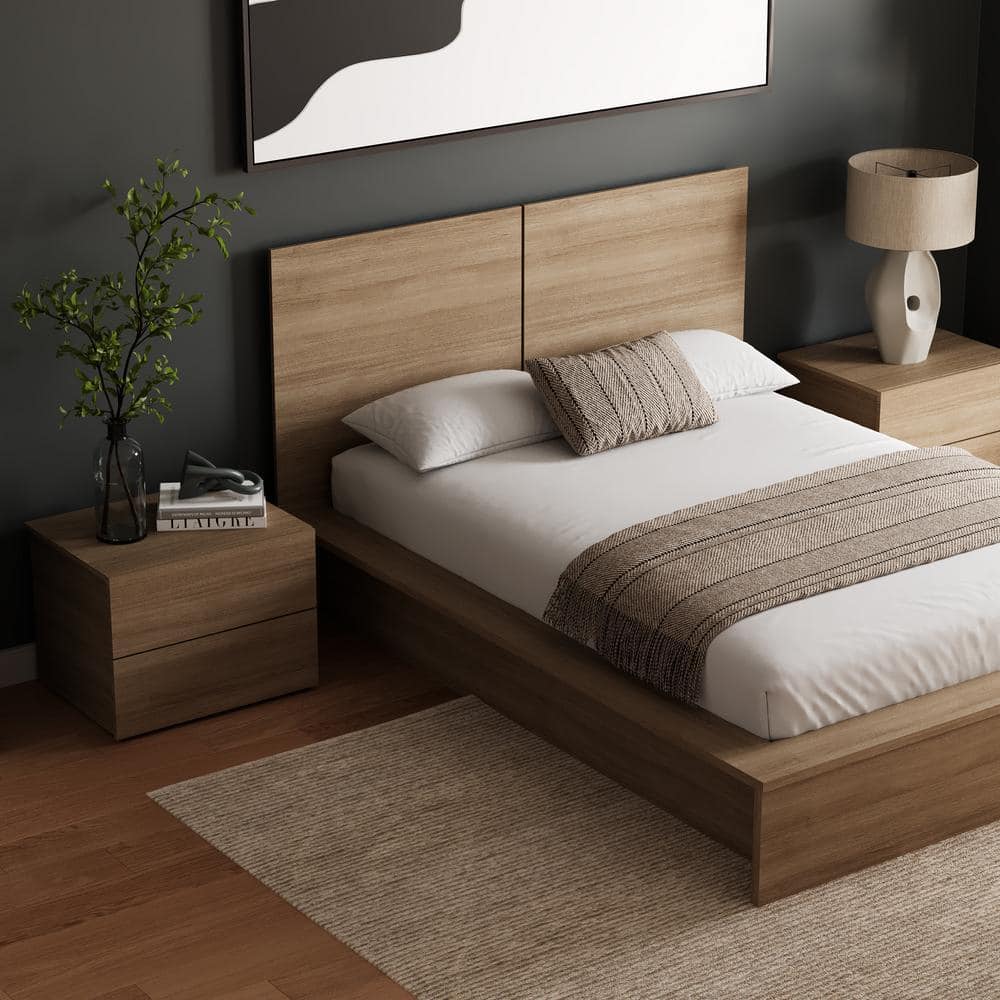 James 4-Piece Brown Oak Bedroom Set with Panel Headboard