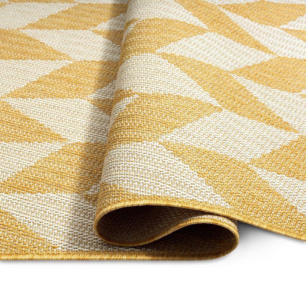 Yellow and Cream Geometric Synthetic Indoor/Outdoor Rug