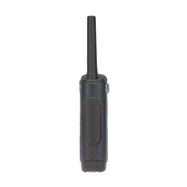 MOTOROLA Motorola TALKABOUT 2-Way Radios with Bluetooth, 35-Mile Range,  Flashing Light Warning System, Rechargeable Batteries, 22 Channels in the Walkie  Talkies department at