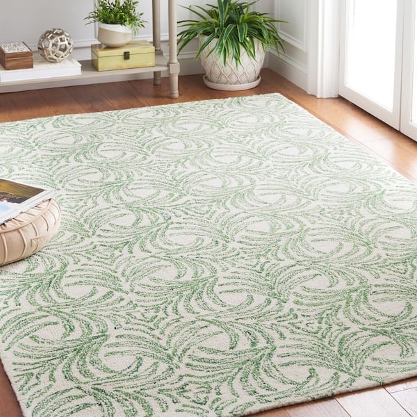 Martha Stewart Ivory/Green 8 ft. x 10 ft. Gradient Floral Area Rug