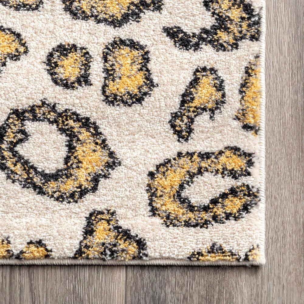 Chic Beige Synthetic Leopard Print Tufted Area Rug, 6' 7" x 9'