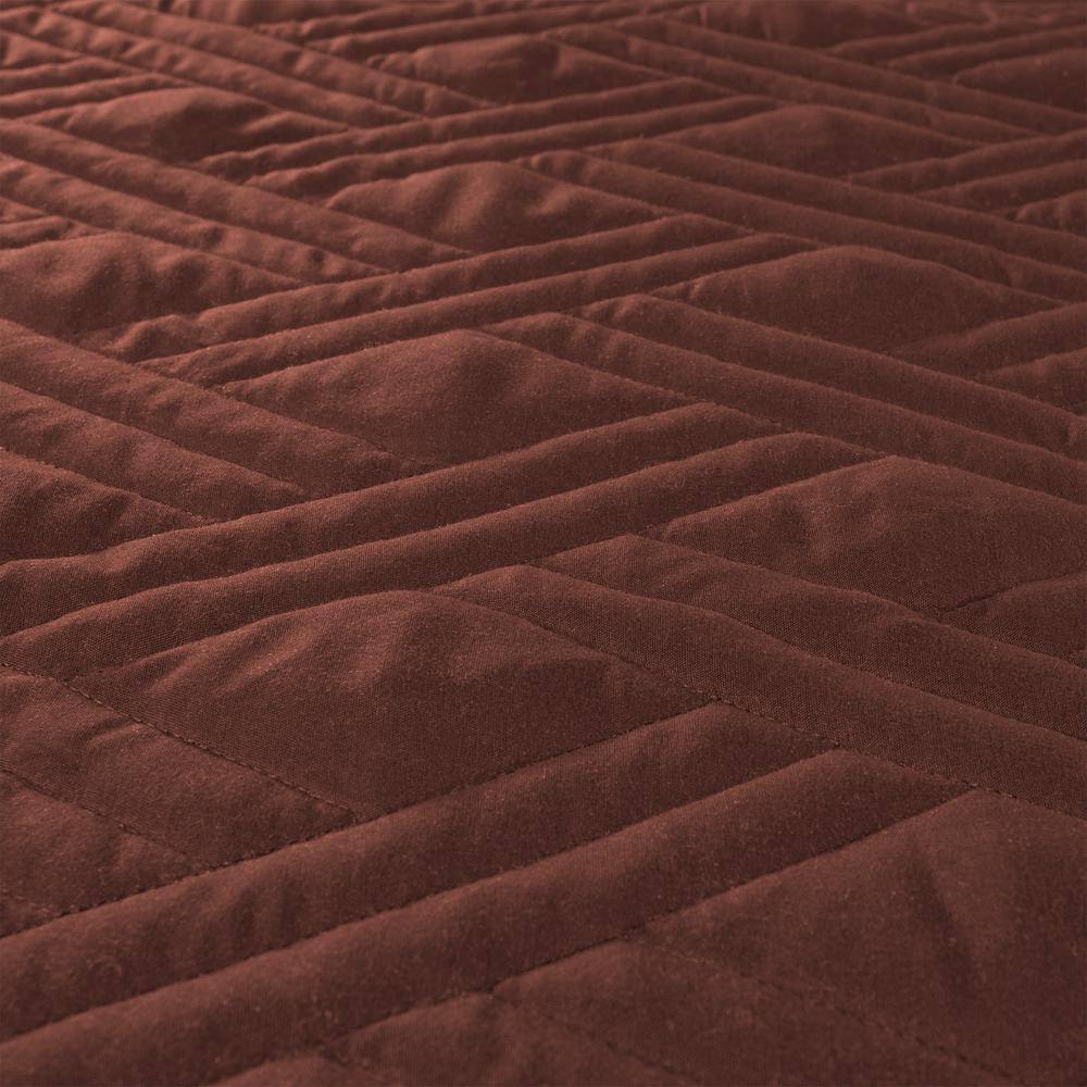 Chocolate Twin-Size Lightweight Quilt for All Seasons