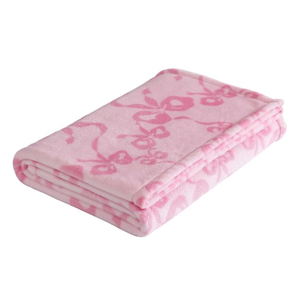 Betsey Johnson set of store 6 towels