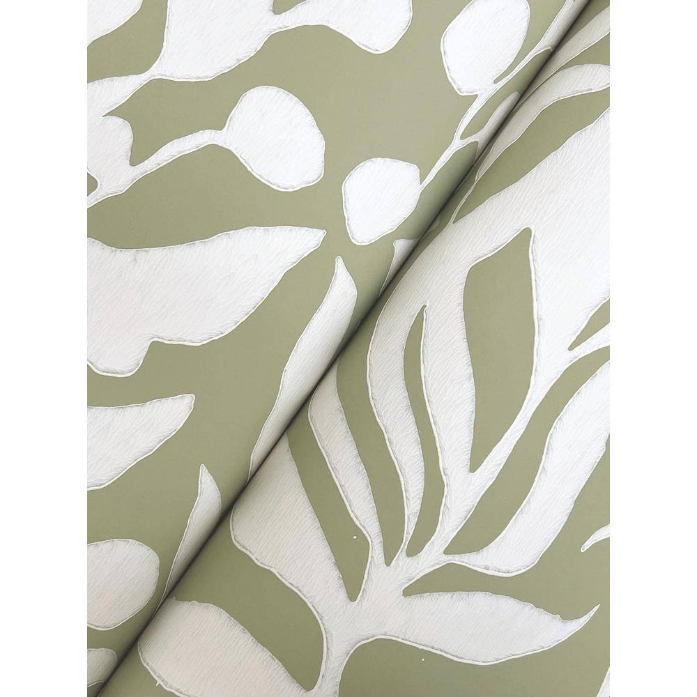 Sage Green and White Palm Leaf Non-pasted Wallpaper Roll