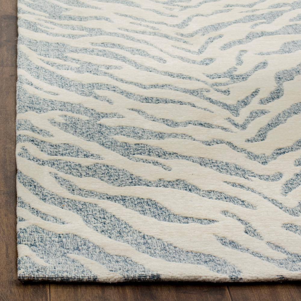 Blue and Ivory Rectangular Wool Chenille Rug, 5' x 8'