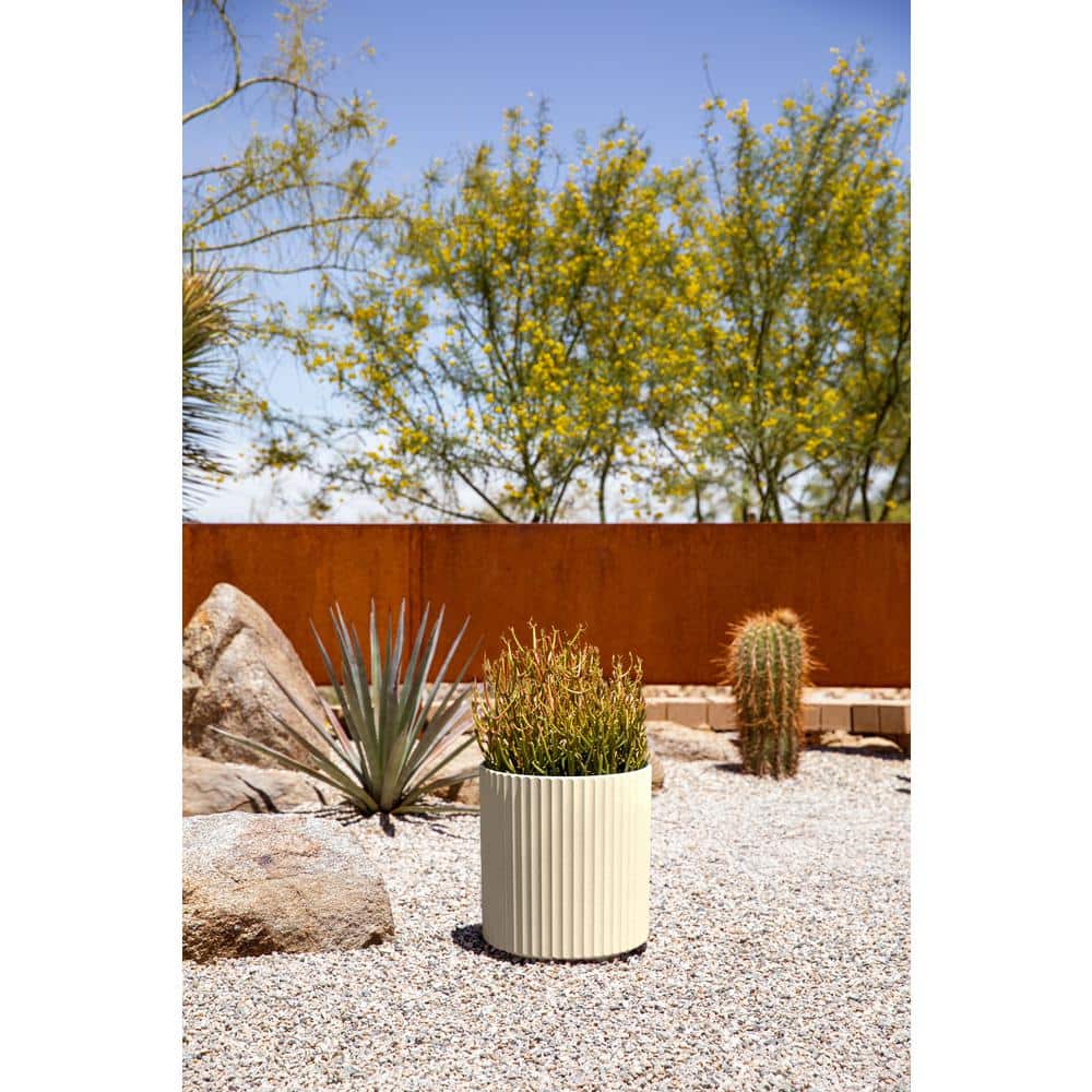 Sand Textured Plastic-Stone Composite Round Planter Set