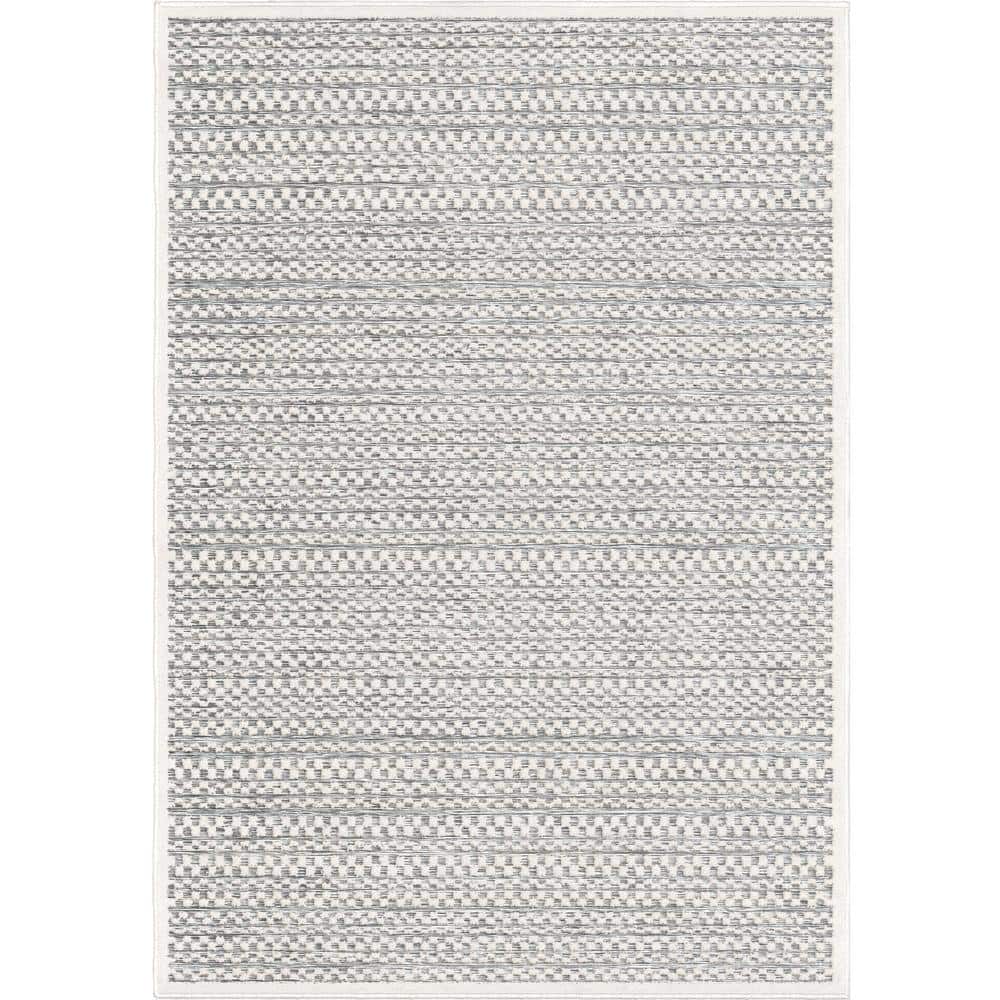 Natural Gray Synthetic Stain-Resistant Outdoor Area Rug 5'2" x 7'6"