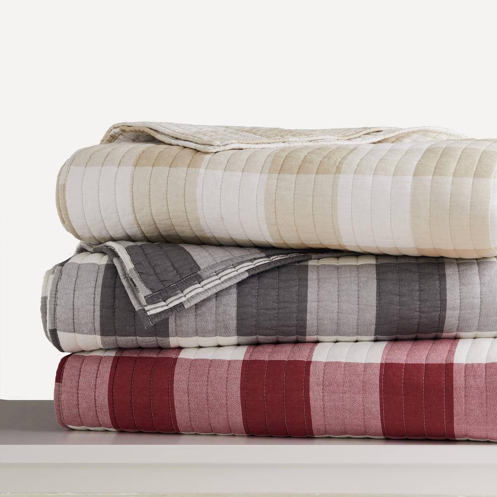 Camden Reversible Red and Cream Cotton Quilt Set with Pillow Shams