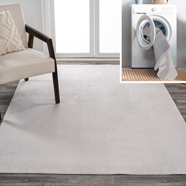 JONATHAN Y Twyla Classic Light Gray 5 ft. x 8 ft. Solid Low-Pile Machine-Washable Area Rug