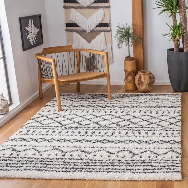 Arizona Shag Ivory/Black 2 ft. x 4 ft. Geometric Lodge Area Rug