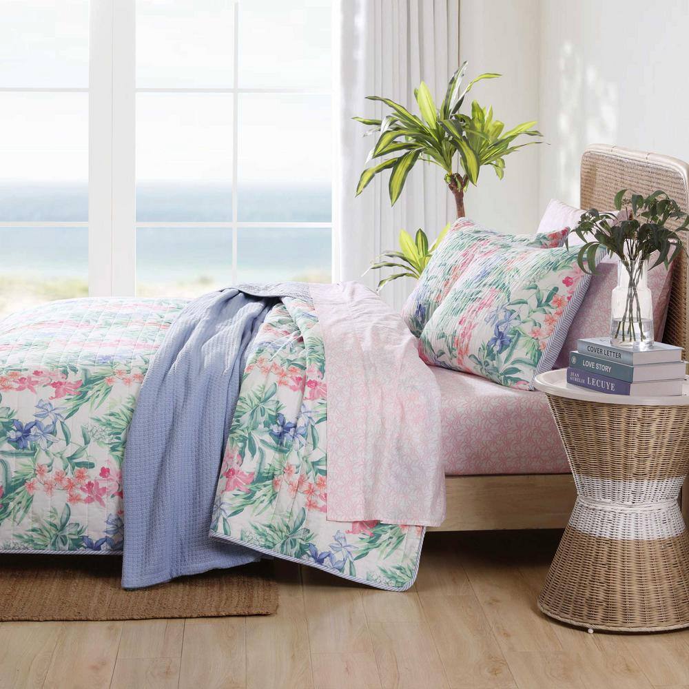 Twin Blue Cotton Reversible Quilt Set with Botanical Pattern