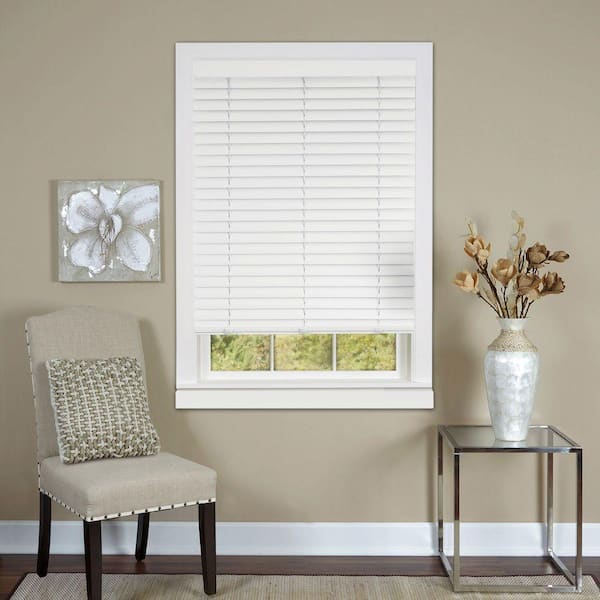 ACHIM Luna White Cordless Light Filtering Venetian Blind with 2 in. Slats 31 in. W x 64 in. L