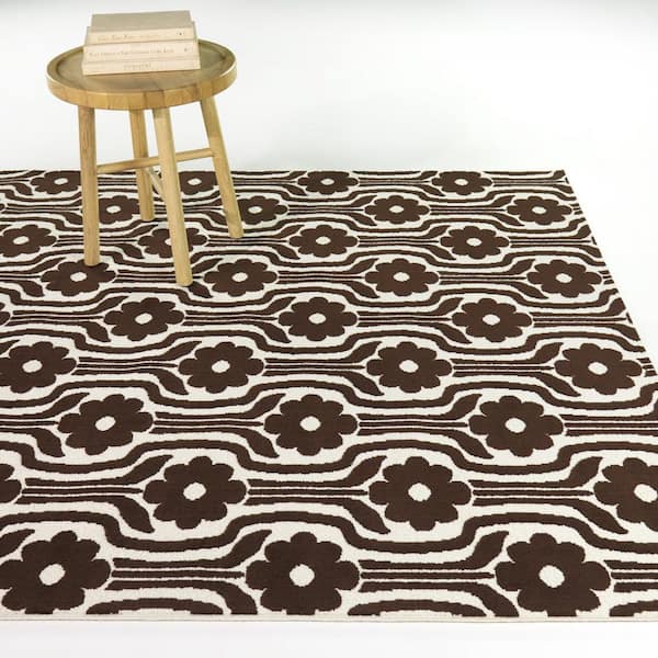 Cartellier Chocolate 7 ft. 10 in. x 10 ft. Retro Floral Area Rug