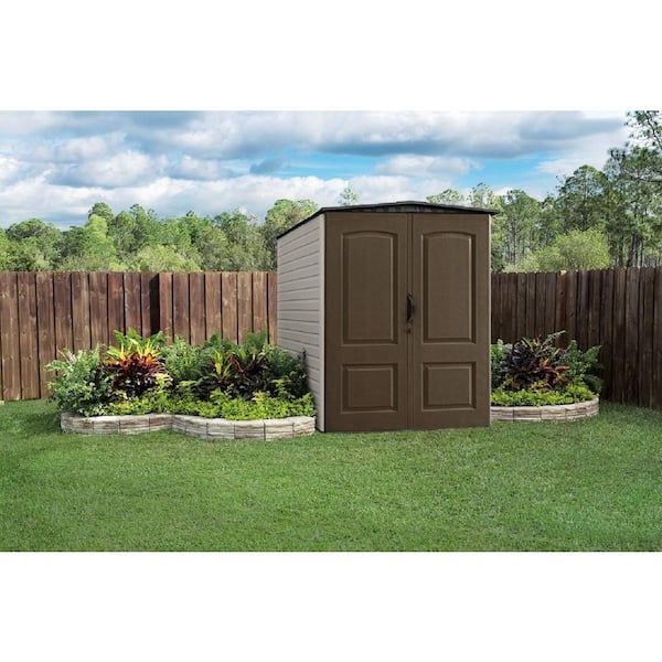 Rubbermaid 7-ft x 7-ft Roughneck Resin Storage Shed (Floor Included) in Brown | 2035893