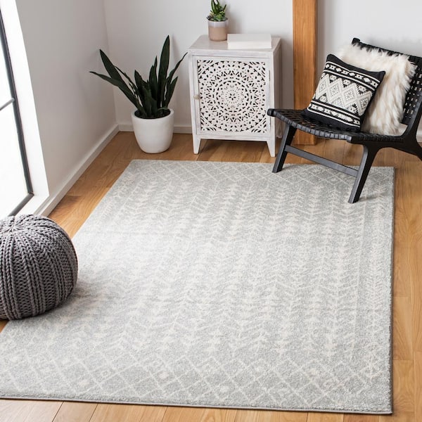 Tulum Light Gray/Ivory 8 ft. x 10 ft. Border Tribal Diamonds Area Rug