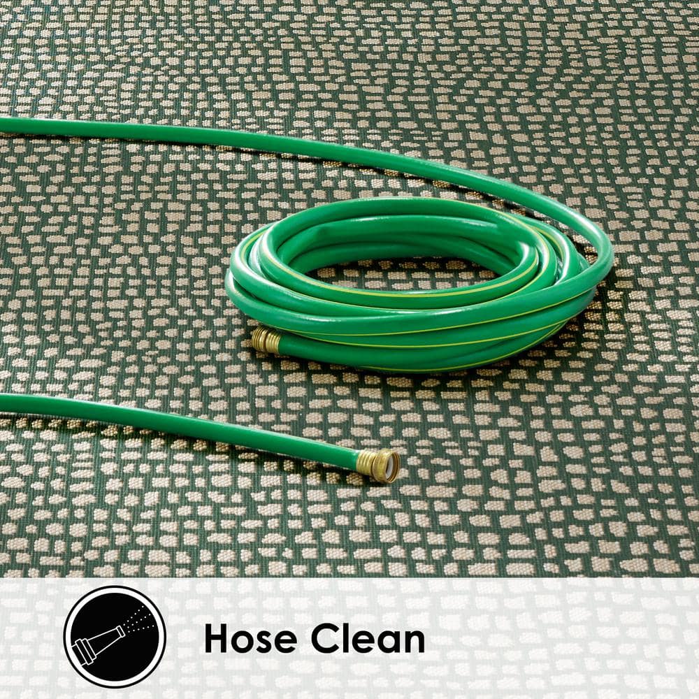 Green and Beige 5' x 7' Synthetic Indoor/Outdoor Rug