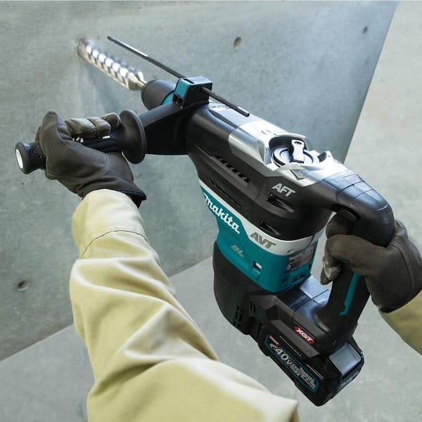 Makita 40V Max XGT Brushless Cordless 1-9/16 in. AVT Rotary Makita 40V Max XGT Brushless Cordless 1-9/16 in. AVT Rotary