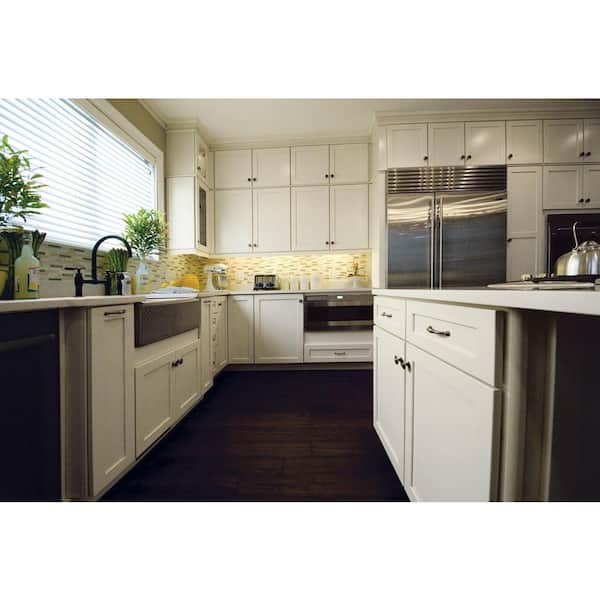 https://images.thdstatic.com/productImages/afae2c36-ca87-4107-bab9-0113371cb175/svn/canvas-kraftmaid-kitchen-cabinet-samples-rdcds-hd-mp4-g68m-e1_600.jpg