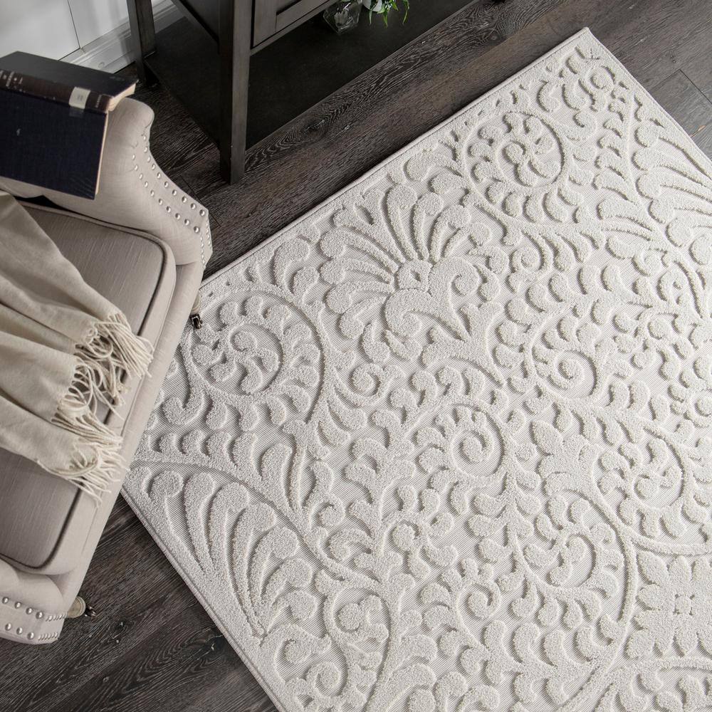 Natural Floral Rectangular Synthetic Indoor/Outdoor Rug