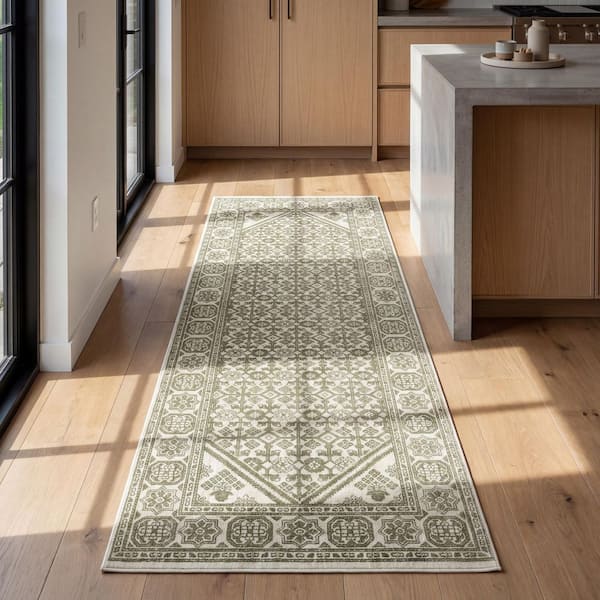 Arlena Green 2 ft. x 7 ft. Traditional Indoor Area Rug